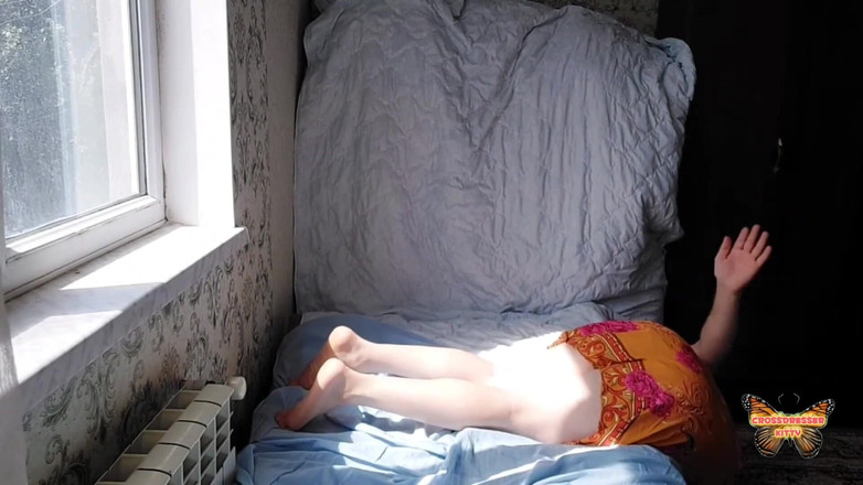 Kitty_Cross: 热辣的金发胖熟女年轻大学生看起来像一个二十多岁的热辣阿姨女人