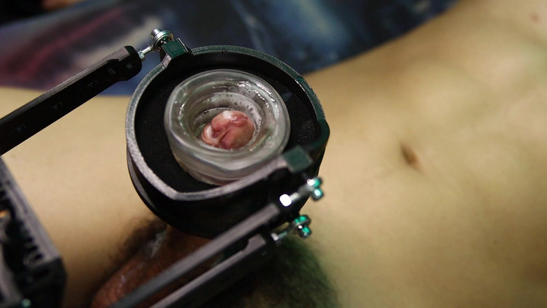 SEXY_GUYBEST: Robot bdsm lagi asik ngocok kontol besar sampai dicrot di...