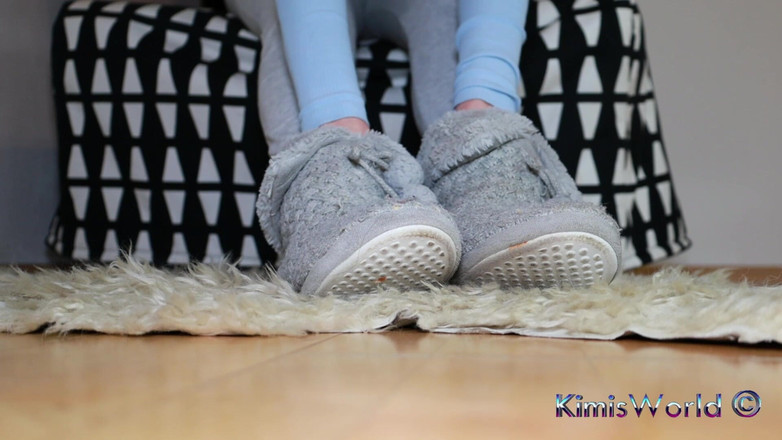 KimisWorld: चप्पल, मोजे और स्टॉकिंग