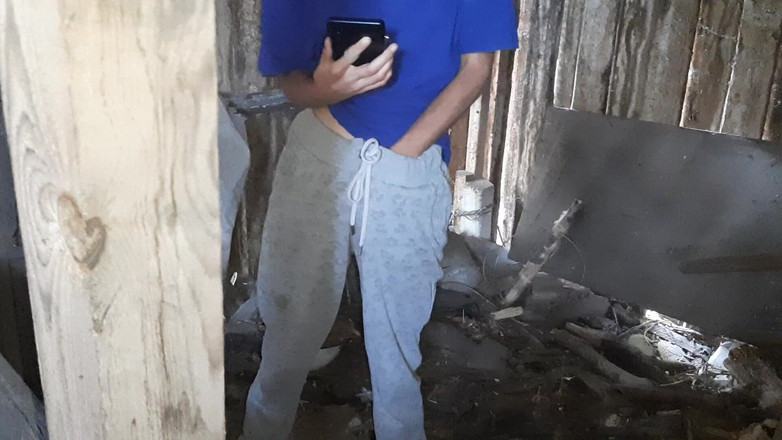 Lesbian-candys: Špehuji svou nevlastní sestru masturbující ve vesnici na porno video -...