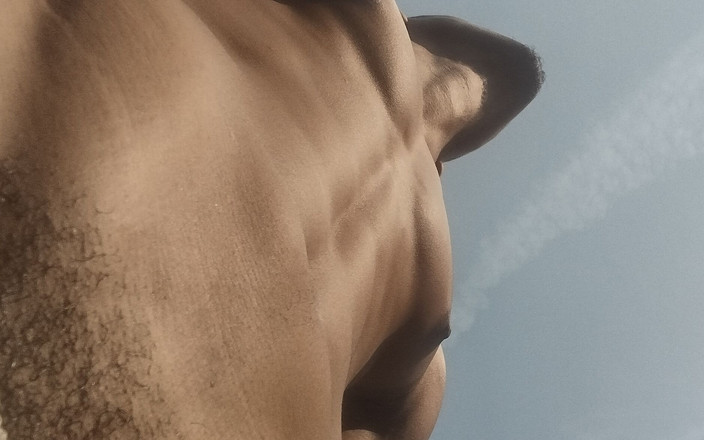 Julievitomace: Intensywne solo wielkie ręczne dojenie