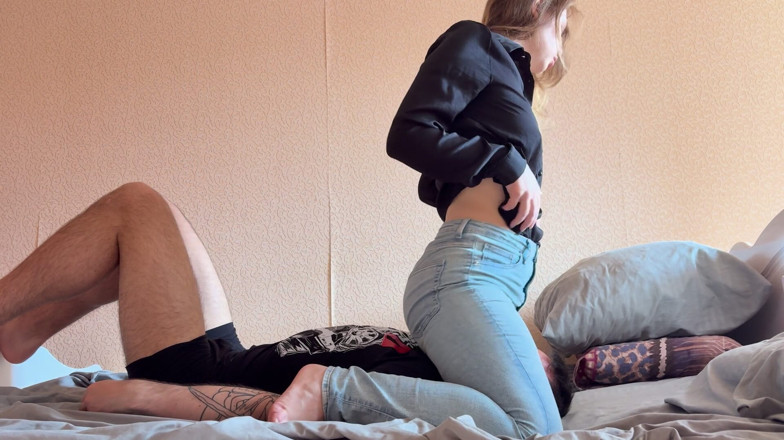 Spacenintenda: Wütende freundin jeans demütigung: facesit &amp; dry buckel bestrafung