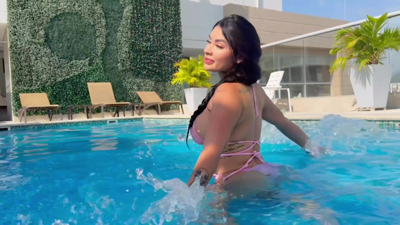 AlejandraPalacios: Beautiful Colombian Tourist Plays and Gets Fucked by Stranger She...