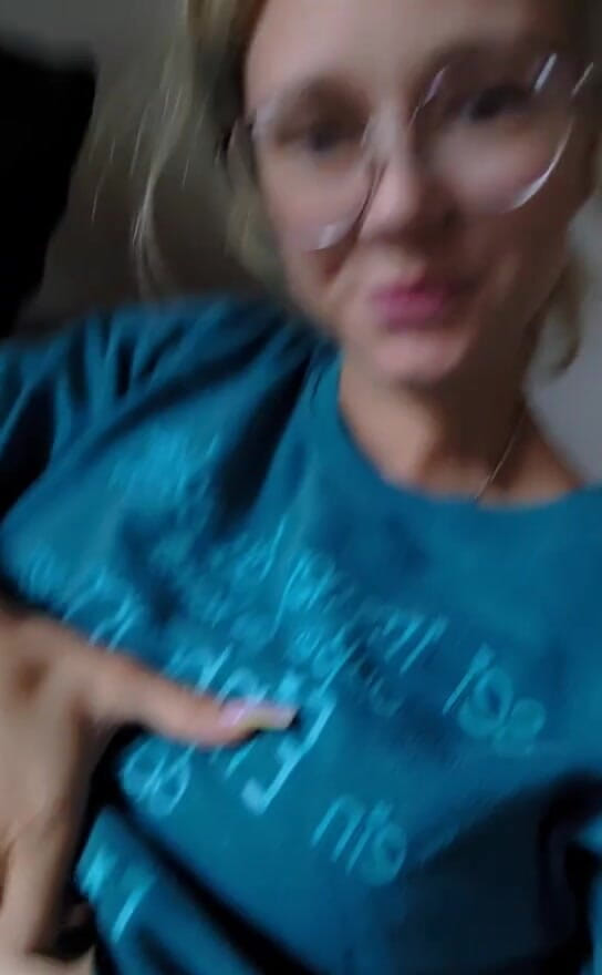 LeniFuchs: Buongiorno, vuoi Vedere la mia pancia?