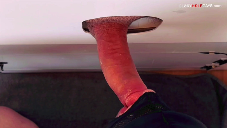 GLORYHOLEGAYS: Hanya satu Jilat. Dan kau akan ketagian. Menyembah kontolnya yang...