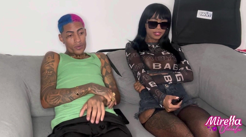 Mirellaoficialx: Il mio amico non cambia ogni volta che viene a...