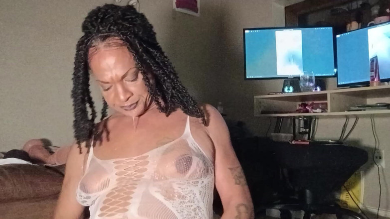 KNKY Bee: Garganta profunda extra descuidada