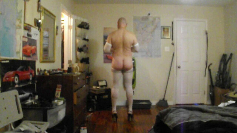 MrLeggs: Vídeo amature é o que eu fizeo, coxas altas e luvas...