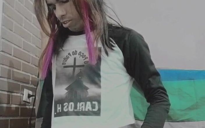 Carlos Henrique: Lahodná nahá gay dívka si hraje s penisem