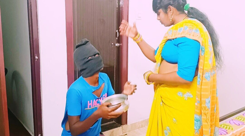 Telugu honey lips: インドの美しい主婦、残念ながら69歳のハードコアなデシ乞食で大きな長いペニス。テルグ語のダーティートーク。