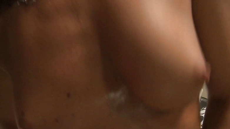 Hot Girlz: Người mẫu gợi cảm được khoan vào buổi hẹn hò của...