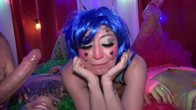 Lily kink: 鸡巴疯狂的小丑狂欢