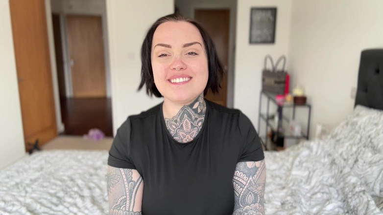 Miss Valentina: Adik tiri mergokin kamu lagi coli