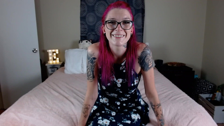 Missellie8: Bully Me in Bed