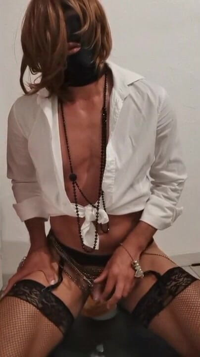 Rachelle: french crossdresser: orgasm