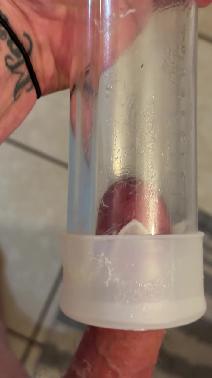 Cox Cummin: Pompând penisul