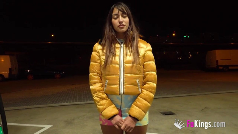 FAKings: 19-jarige lieve Mexicaanse babe wil Spaanse pikken ontmoeten: we vervullen...