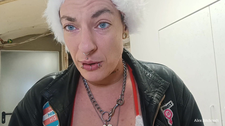 Alex Bitchcraft: Papai Noel mijando na Bíblia