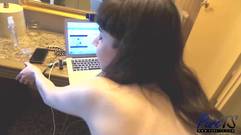 Pure TS and Becoming Femme: Sue Lightning wants to suck cock before her date