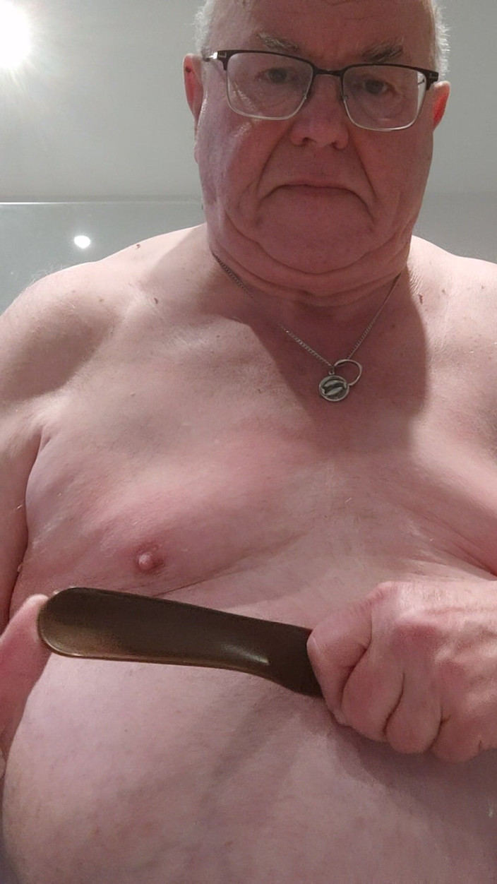 Karlchengeil: 再び乳首お仕置きを