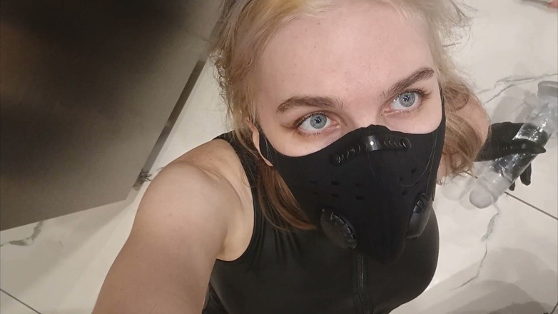Nitosha: Latex Bitch with Big Boots Oils Her Ass and Fucks...