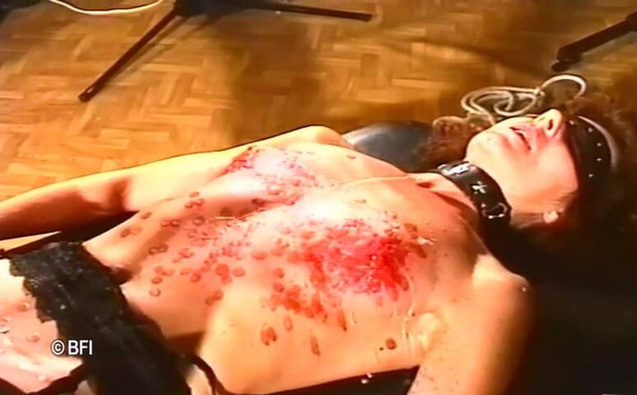 Slave Seks: Hot candle wax punishment