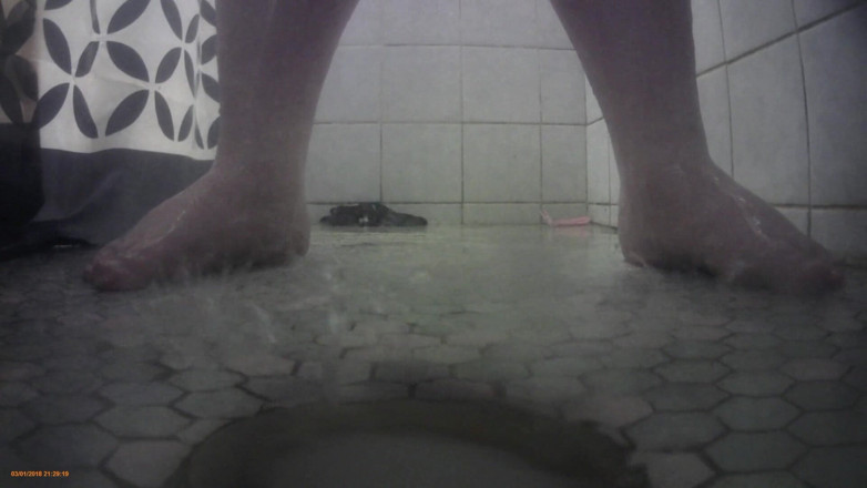 LaLaDelilah: BBW shower feet