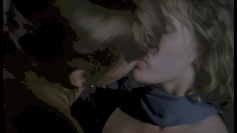 pornitaliangraffiti: Anita berambut perang berambut perang di gudang