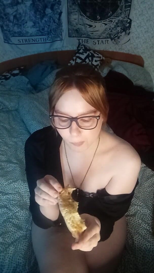 Denise Levi: Being sexy and eating pizza