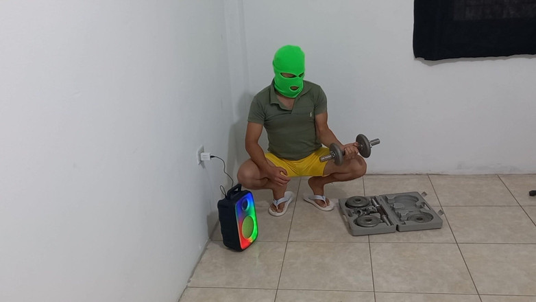 Martin13: Stavo facendo attività fisica e la mia matrigna è venuta a...