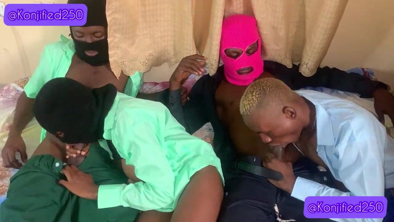 Konjified250: Quatuor bisexuel avec 3 élèves et leur prof