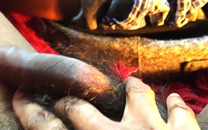 Slag Brown: 私の非常に毛むくじゃらのノーカットの茂みを撫でる!