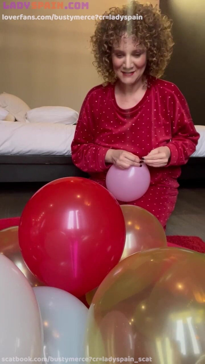 Lady Spain: Merce Masturbates with Balloons, She's Super Horny, Look at Her...