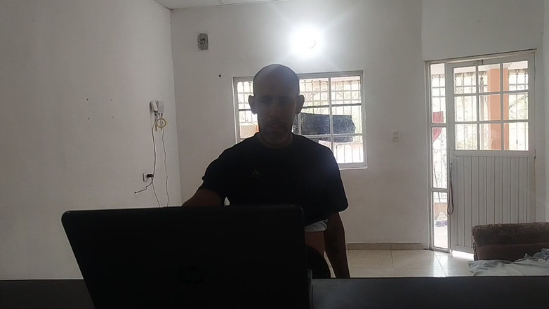 Adribella69: Huisvrouw betaalt een technicus met een goede pijpbeurt en een...