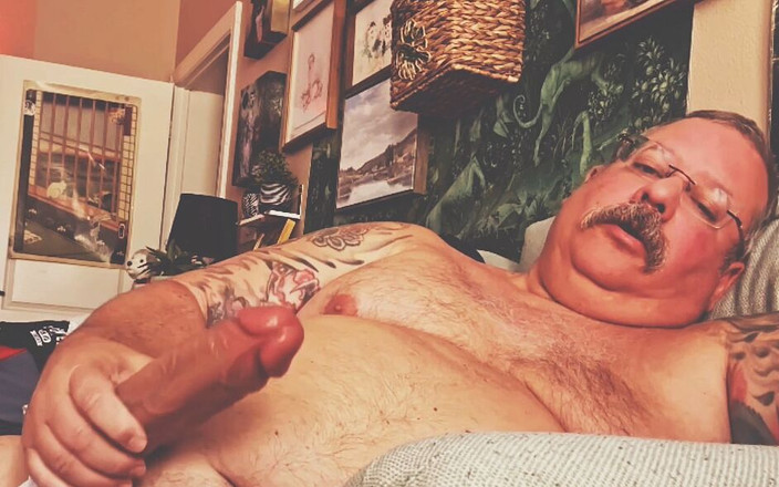 Hand-Free-Daddy-Chub: 28 Minuten pisse, ohne hände, stierbälle, riesige ladung sperma-tribut