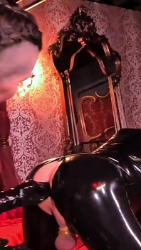 Cuckolding the Dolly with the Gimp