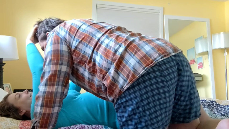 Jess and James TOYST: 튜터링하는 빨간 머리를 따먹는 얼간이