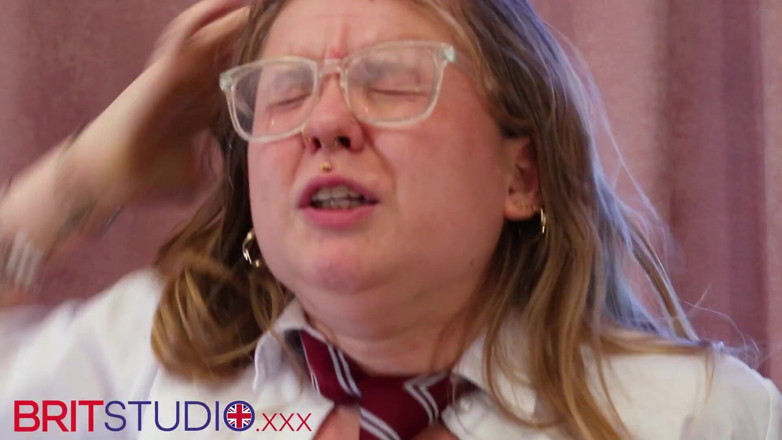 Brit Studio: First Ever Porn Fuck for Hot 18 Year Old Student Rae