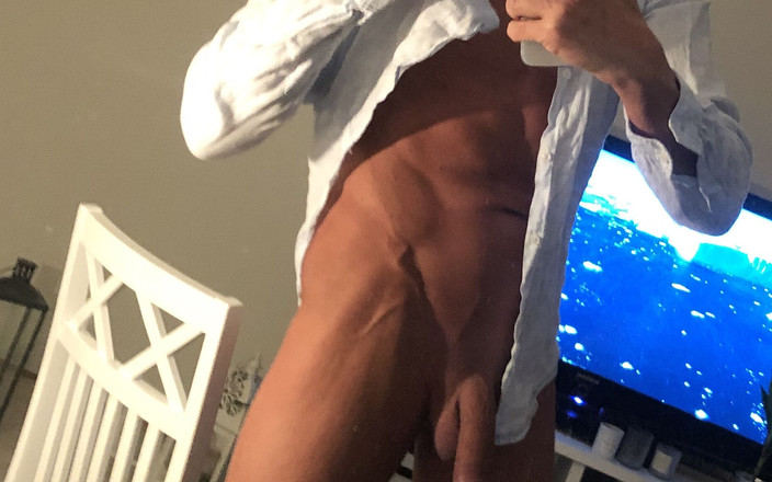 OnlyAndyone1: Candy Studios等待你的精液