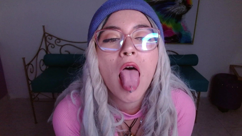 Iris Cardenas: 私の唾液が好きですか?