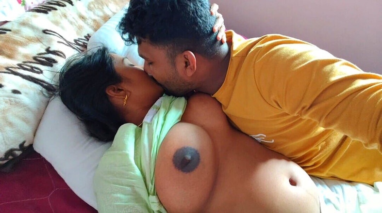 Premi pooja: Hot Bhabhi &amp; Hot Boy Creampi Pussy Jebanie Młody chłopak - Piękne...