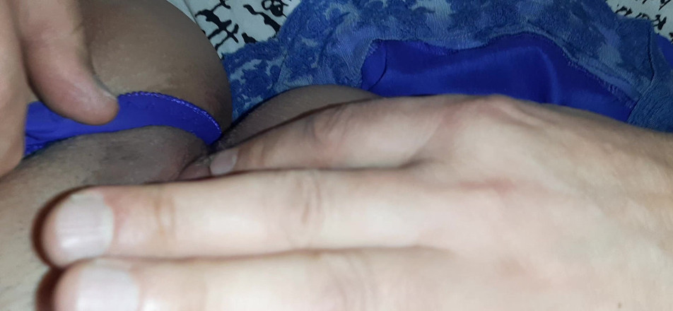 Vik_All: Stiefmoeder Regina Had Niet Verwacht Dat Binnenkort Haar Poesje Bedekt...