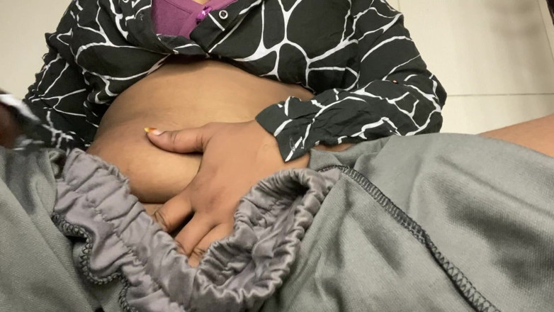 Angoori: Indiana menina na siririca e peitos show e imprensa