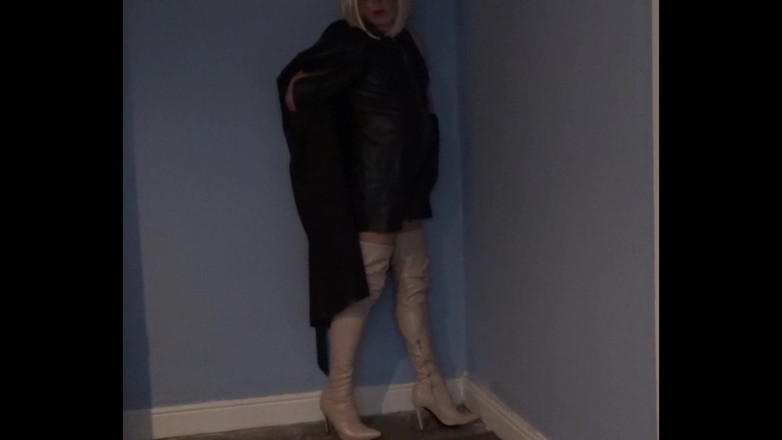 Leather Kirsten: Играю в коже