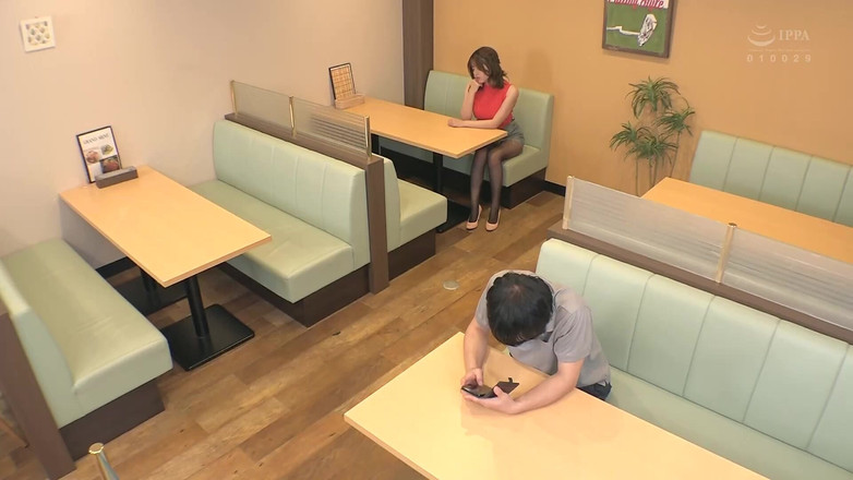 Raptor Inc: Eu quero brincar com suas pernas de meia-calça preta cobertas...