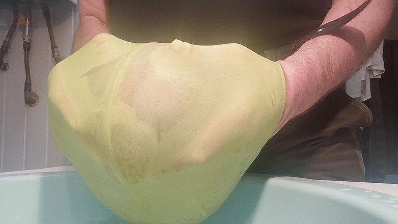 Monster_Meat_: Uită-te la explozie! Pișare