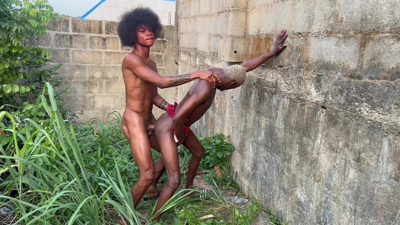 Baddestboyx: Femboy ha chiesto a un ragazzo twink di scoparlo