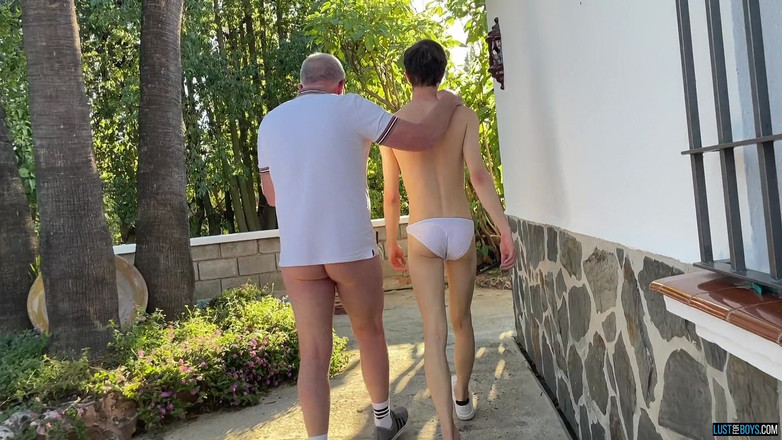 Lust for boys: Un implacable bombardeo de pollas - parte 1