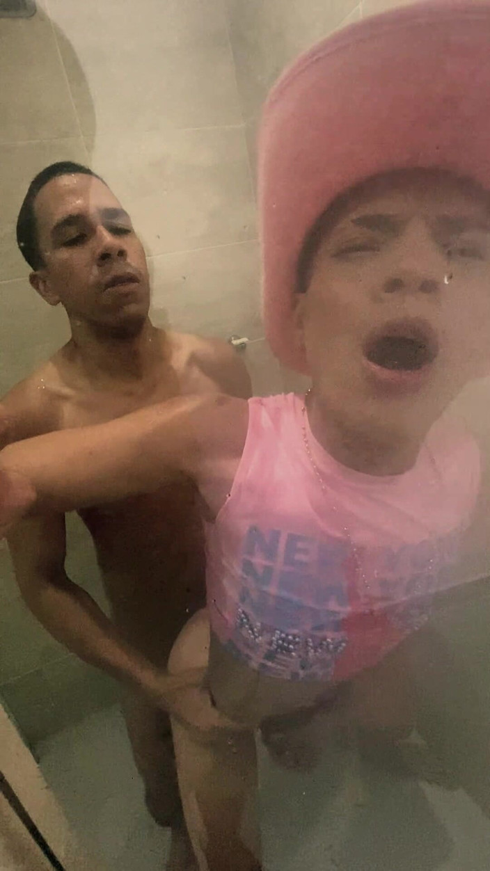 Tomas Styl: Femboy Disetubuhi Oleh Orang Asing Di Bilik Mandi Hotel Tempat...