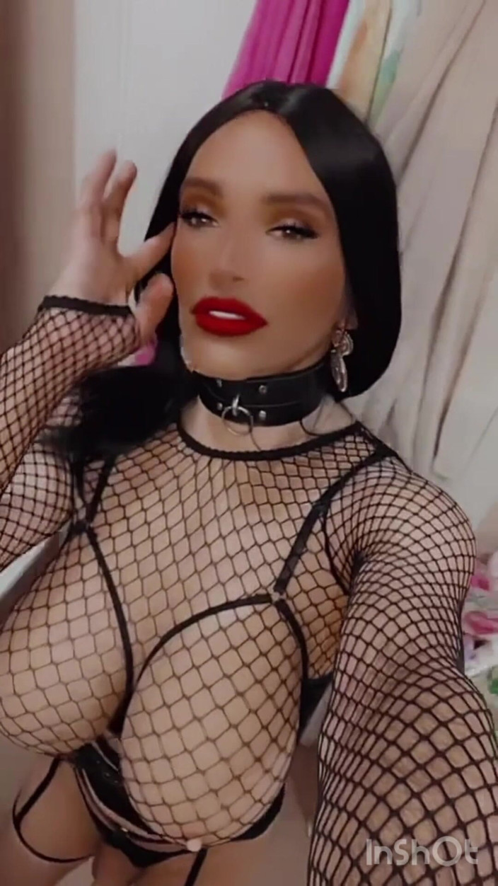 Sissy Slut Brianna: Coloque a cabeça no colo da mamãe e cale a...